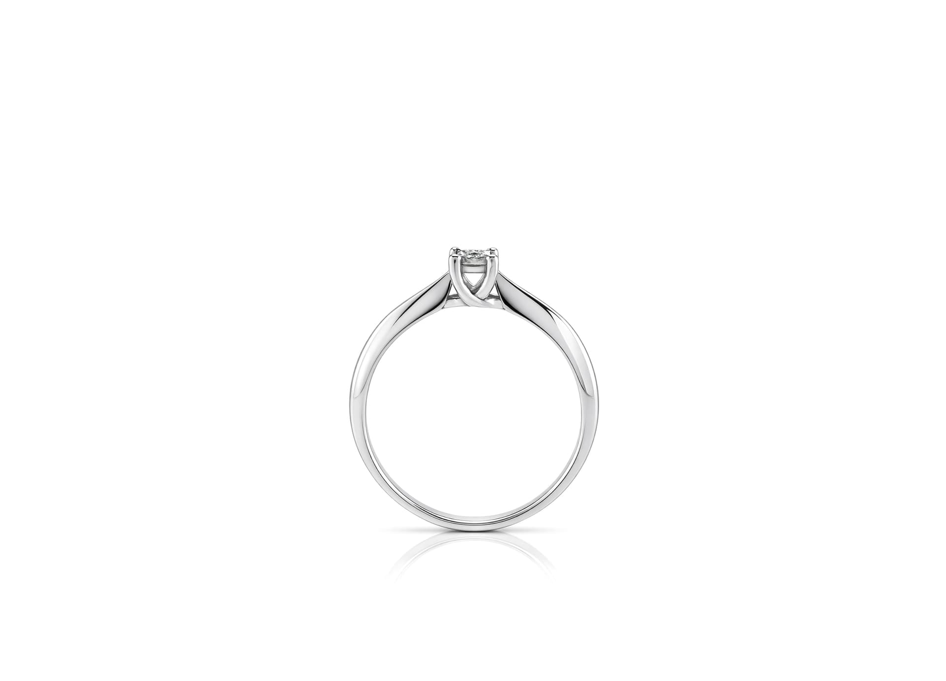 Кольцо из серебра 925 с бриллиантом