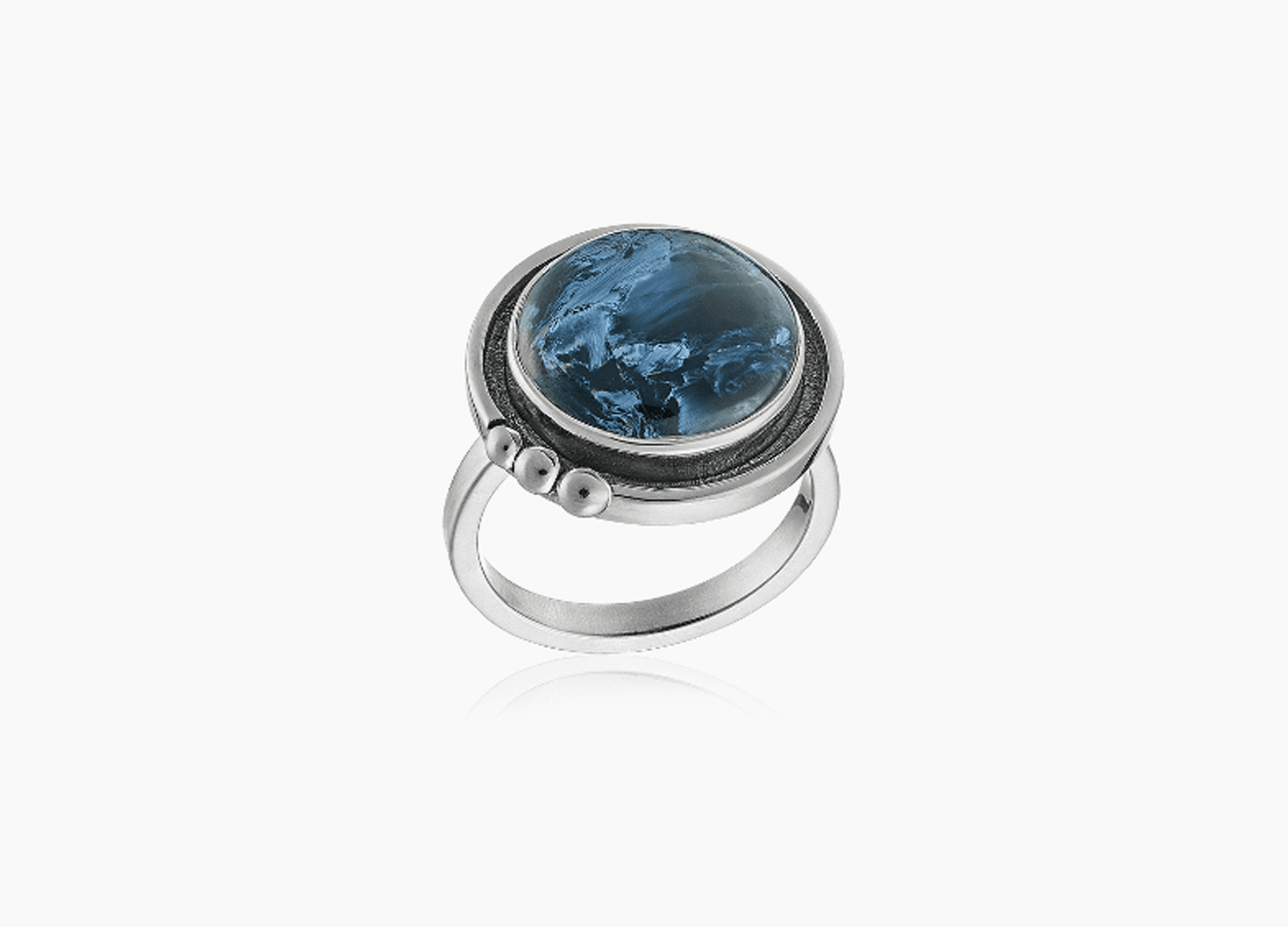 Кольцо из серебра 925 с петерсит