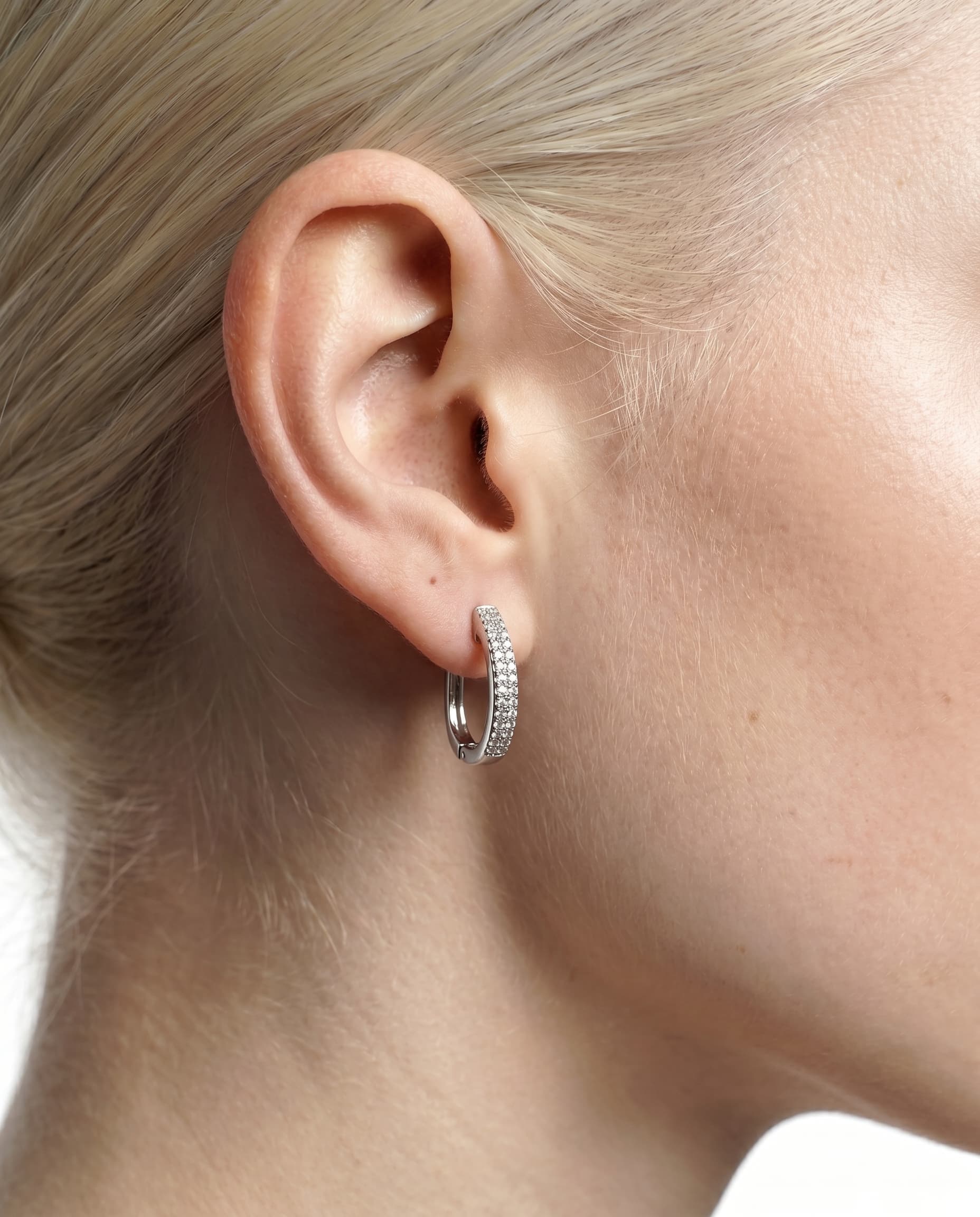 Серьги из золота 585 с бриллиантами