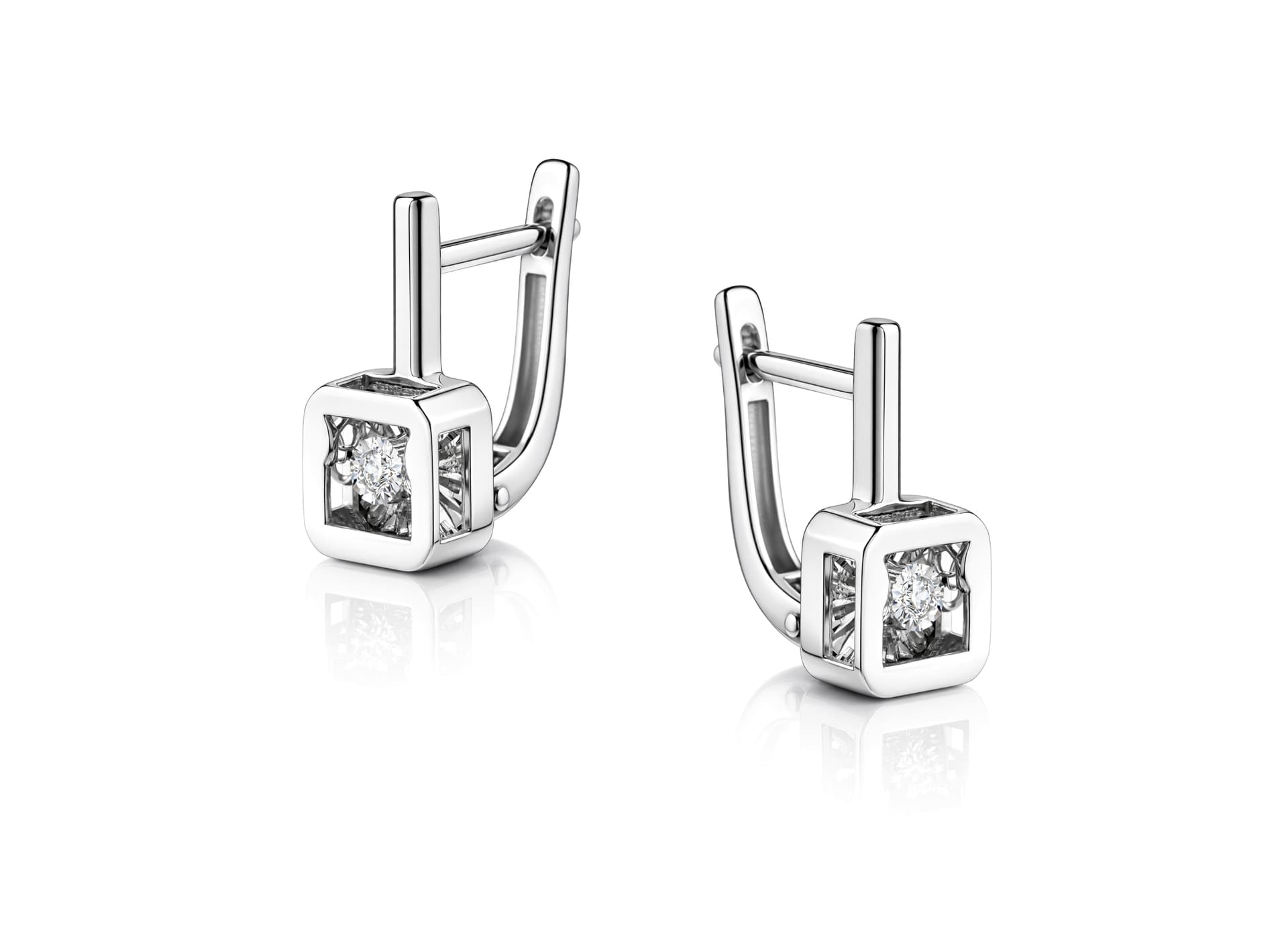 Серьги из золота 585 с  бриллиантом