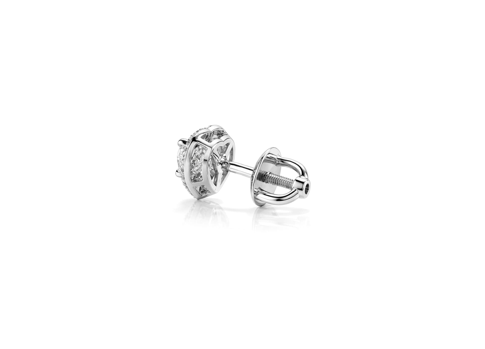 Серьги из золота 585 с выращенным бриллиантом