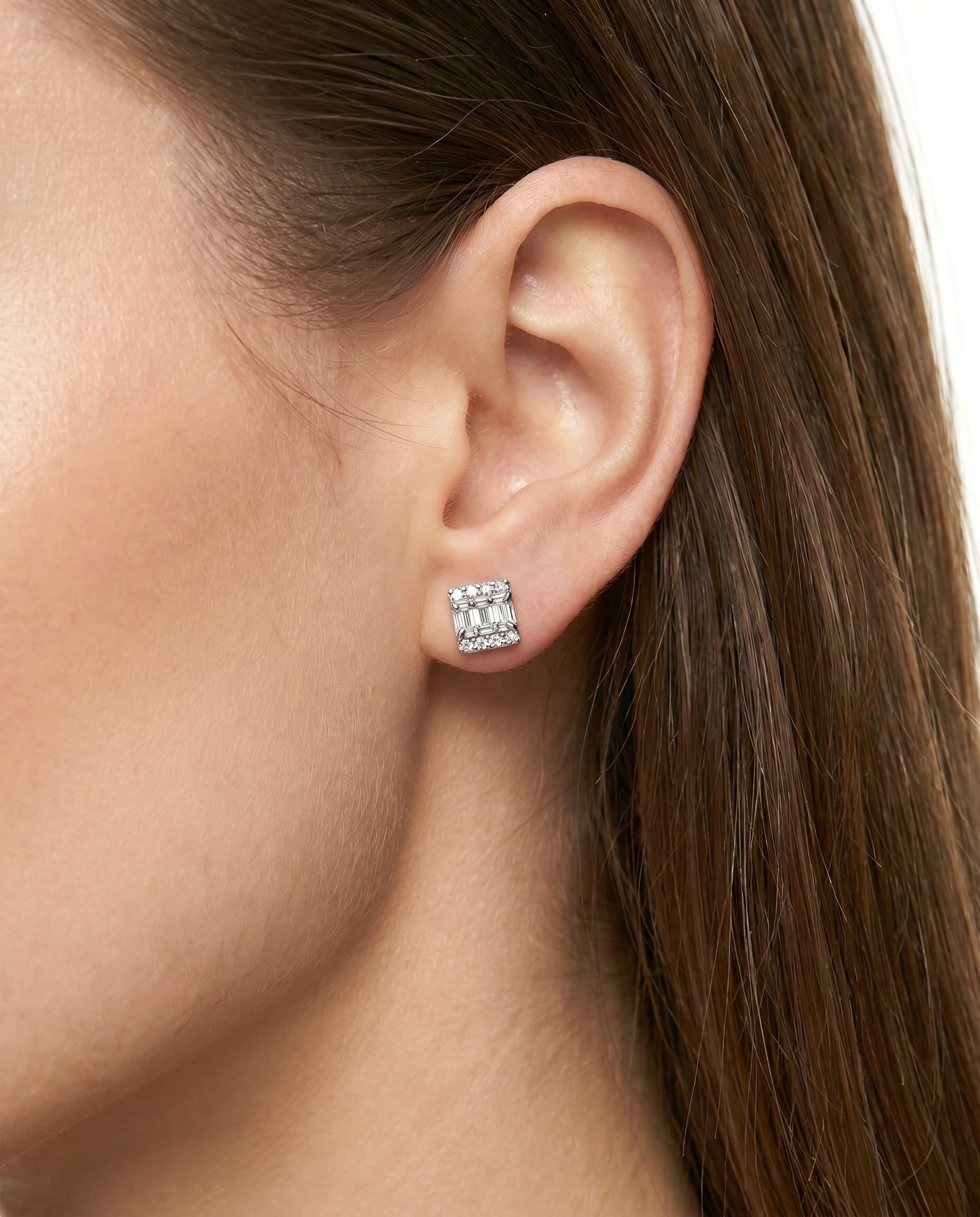 Серьги из золота 585 с  бриллиантом