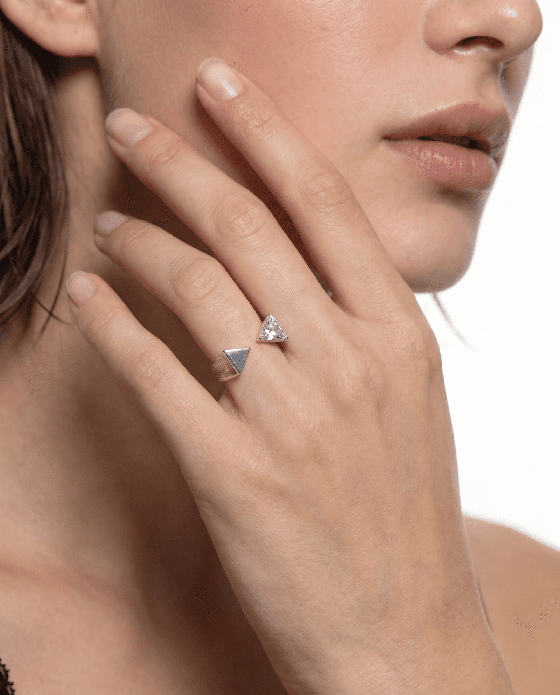 Кольцо из серебра 925 с фианитами