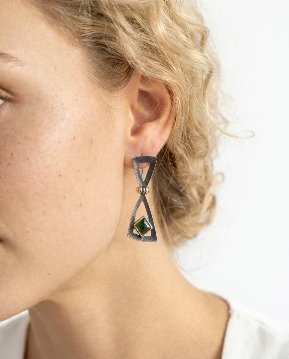 Серьги из серебра 925 с  нефритом