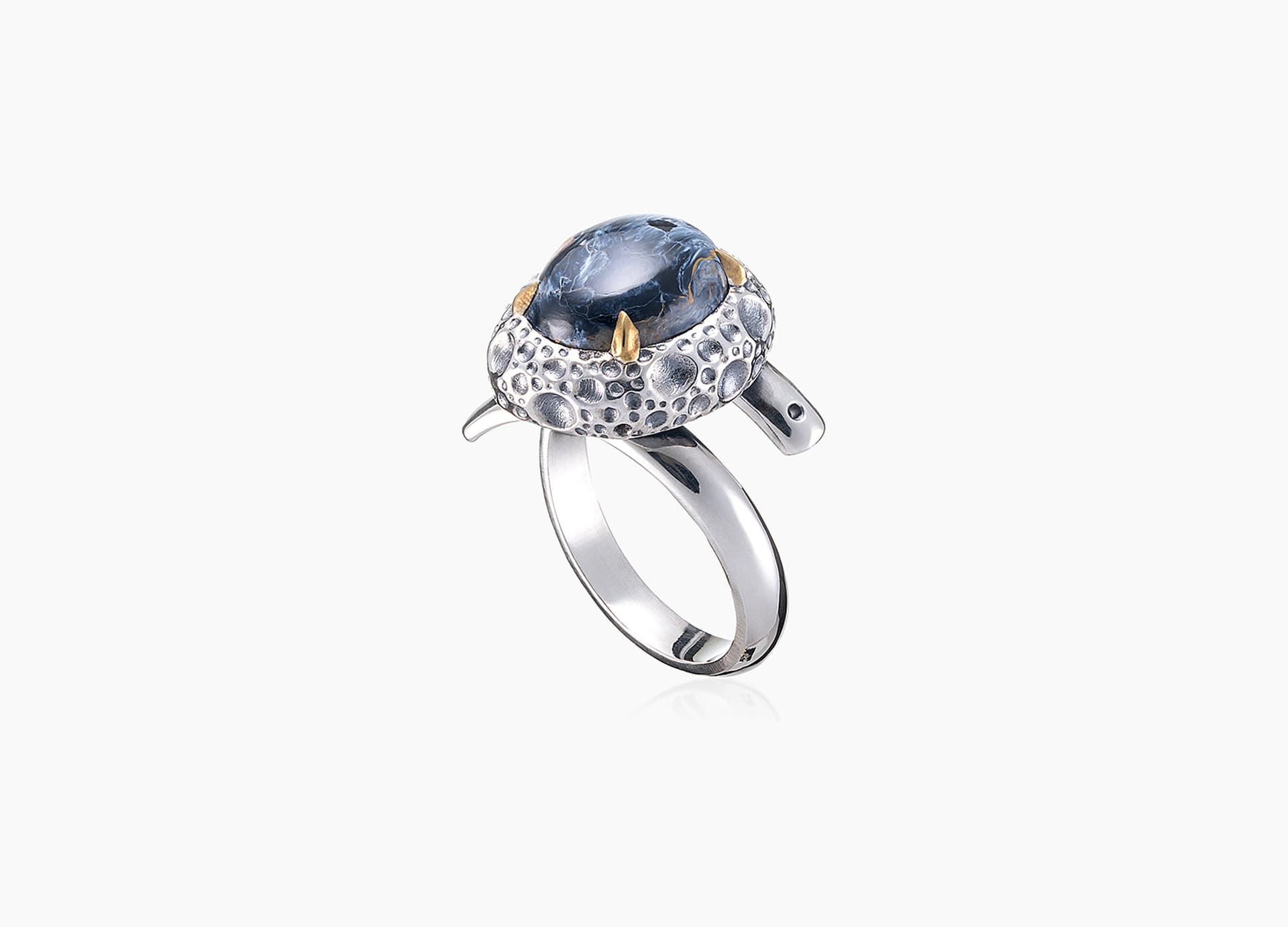 Кольцо из серебра 925 с петерсит