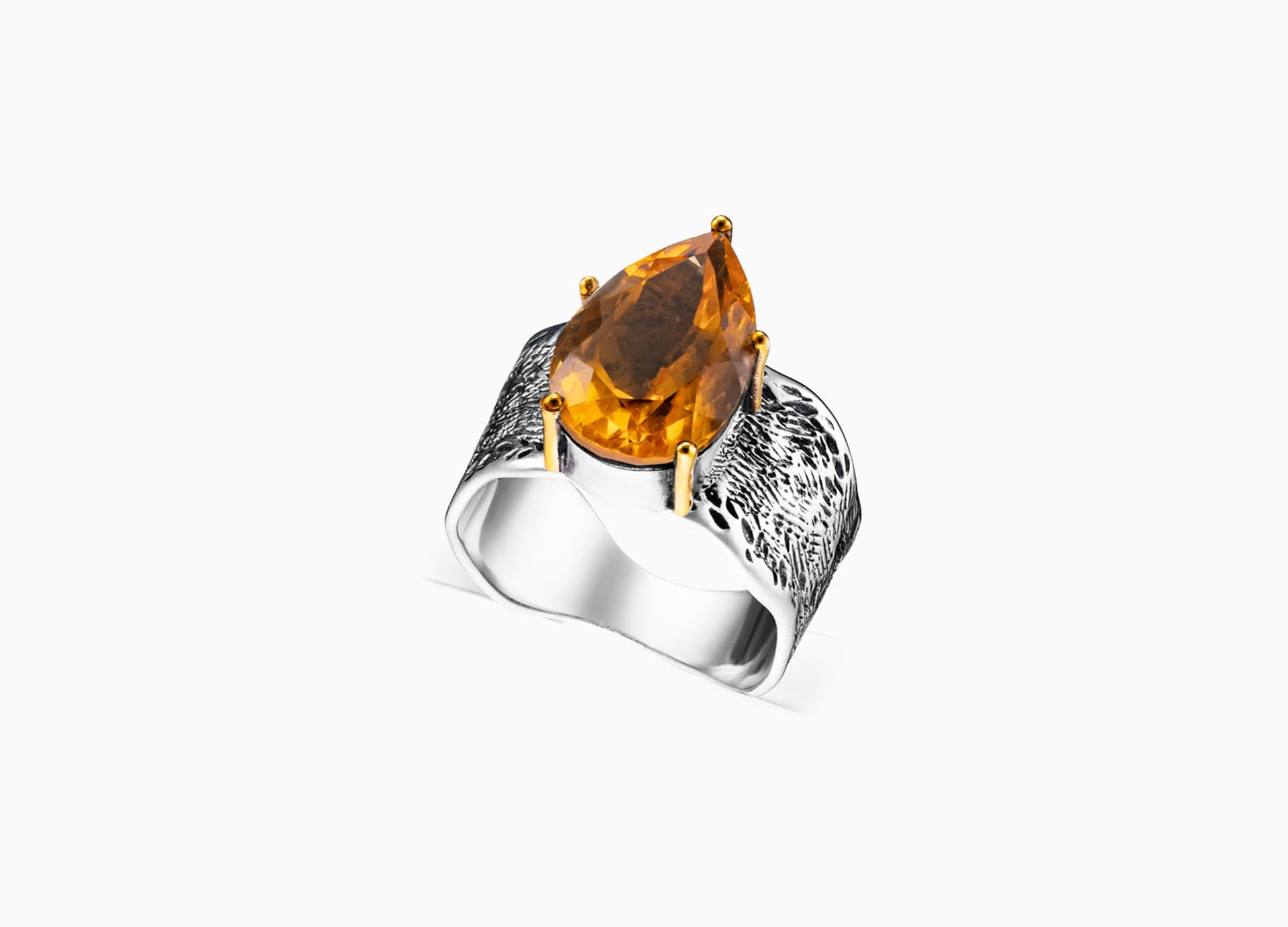 Кольцо из серебра 925 с цитринами