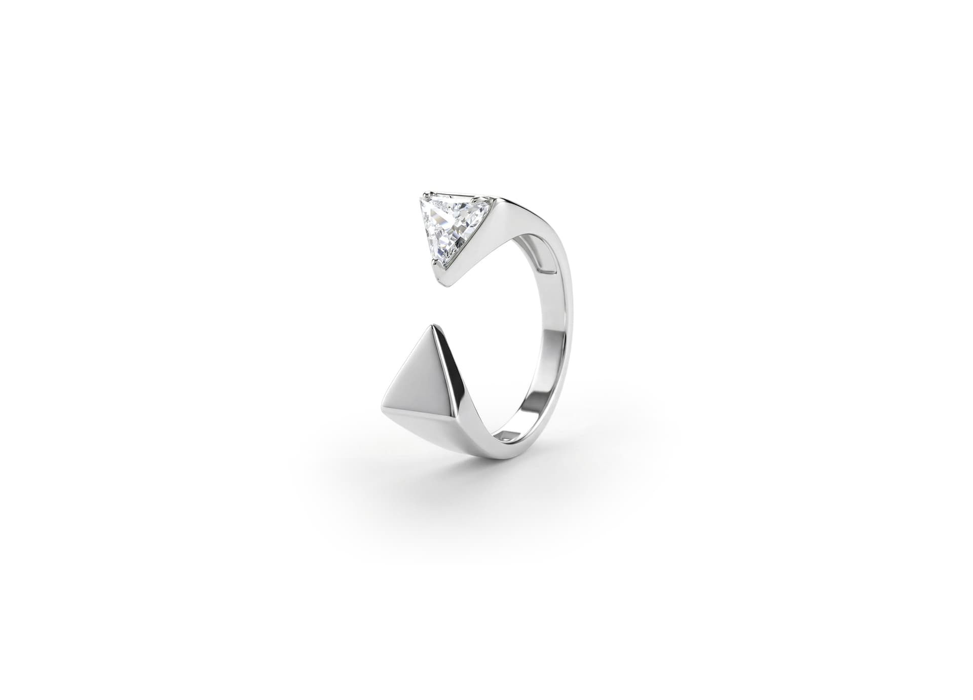 Кольцо из серебра 925 с фианитами